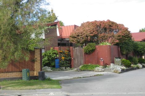 Photo of property in 2/12 Wynand Place, Sockburn, Christchurch, 8042