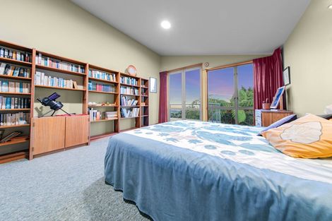 Photo of property in 318 Forest Road, Waiatarua, Auckland, 0612