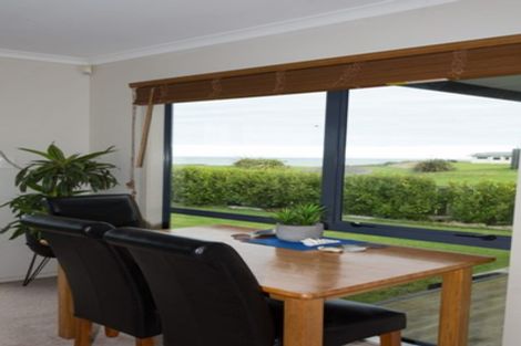 Photo of property in 10 Rosemount Road, Waverley, 4591