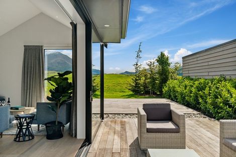 Photo of property in 8 Kokako Lane, Jacks Point, Queenstown, 9371