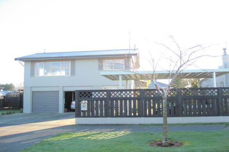 Photo of property in 82 Newcastle Street, Windsor, Invercargill, 9810
