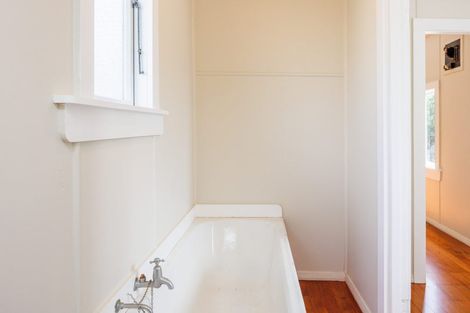 Photo of property in 25 Argyle Avenue, Takaro, Palmerston North, 4410