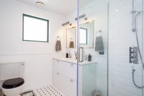 Photo of property in 43 Mcdonnell Road, Arrowtown, 9302