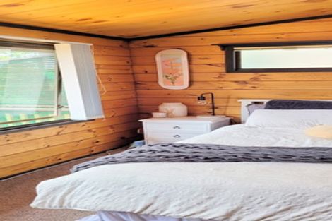 Photo of property in 8 Pararewa Drive, Whalers Gate, New Plymouth, 4310