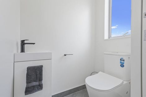 Photo of property in 298e Sunset Road, Windsor Park, Auckland, 0632