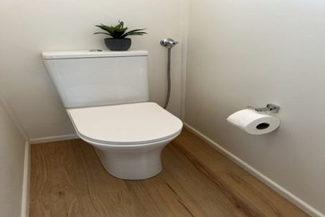 Photo of property in 5 Nikau Street, Inglewood, 4330