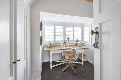 Photo of property in 10 Queens Parade, Devonport, Auckland, 0624