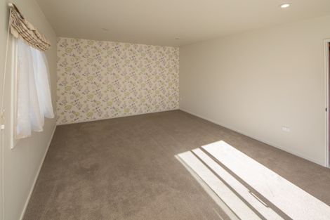 Photo of property in 306 Wainoni Road, Avondale, Christchurch, 8061