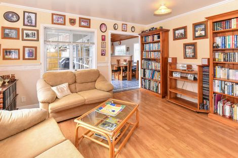 Photo of property in 1 Tington Avenue, Wattle Downs, Auckland, 2103