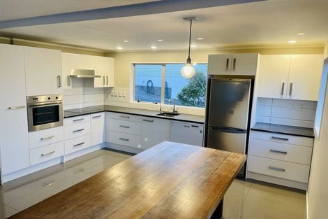 Photo of property in 92 Thurleigh Grove, Karori, Wellington, 6012