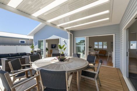 Photo of property in 12 Kowhai Street, Strandon, New Plymouth, 4312