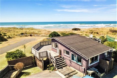 Photo of property in 47 Blue Pacific Parade, Riversdale Beach, Masterton, 5872