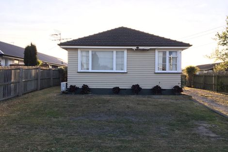 Photo of property in 11 Woodgrove Avenue, North New Brighton, Christchurch, 8083