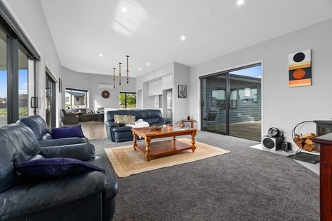 Photo of property in 10 Apatu Place, Waipukurau, 4200