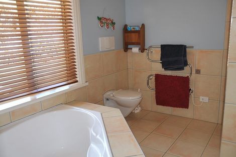 Photo of property in 104 Muriwai Valley Road, Muriwai, Waimauku, 0881