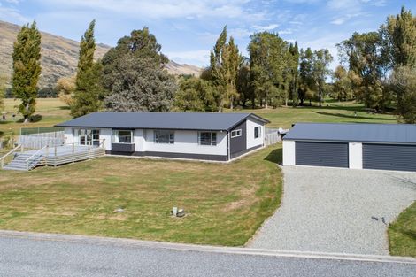 Photo of property in 1 Hector Close, Kingston, Athol, 9793