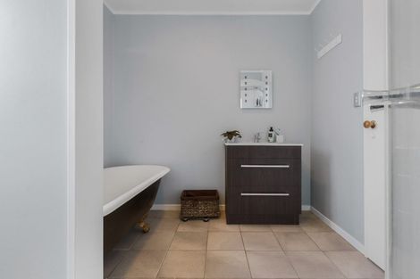 Photo of property in 309b Fenwick Street, Mayfair, Hastings, 4122