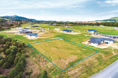 Photo of property in 12 Kahikatea Drive, Kinloch, Taupo, 3377