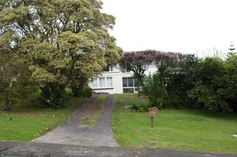 Photo of property in 14 Liston Crescent, Cockle Bay, Auckland, 2014