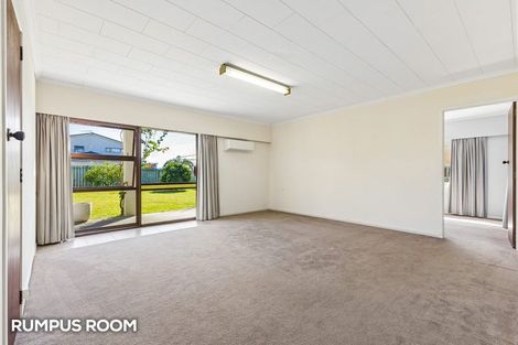 Photo of property in 33 Prince Regent Drive, Half Moon Bay, Auckland, 2012