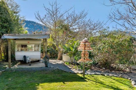 Photo of property in 826 Queen Charlotte Drive, Havelock, Picton, 7281