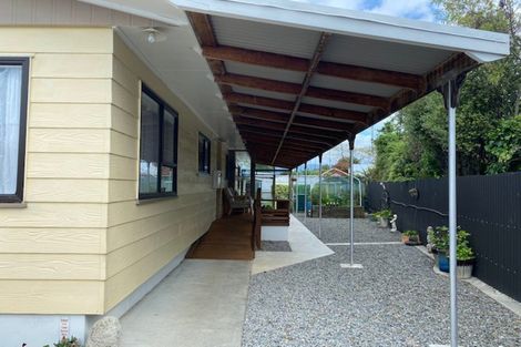 Photo of property in 9 Chisholm Place, Carterton, 5713