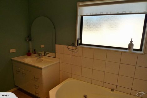 Photo of property in 175 Te Moana Road, Waikanae, 5036