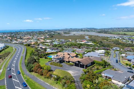 Photo of property in 115 Grand Drive, Orewa, 0931