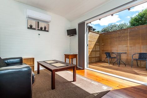 Photo of property in 3 Miles Place, Awapuni, Palmerston North, 4412