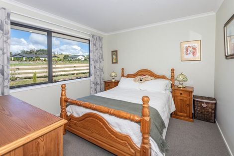 Photo of property in 11 Cherrywood Rise, Paparoa, 0571