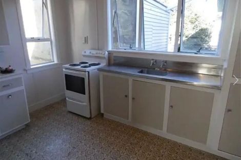 Photo of property in 27 Bulteel Street, New Plymouth, 4310