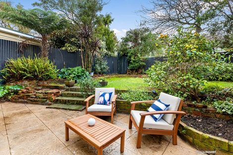 Photo of property in 12 Finlay Terrace, Mount Cook, Wellington, 6021