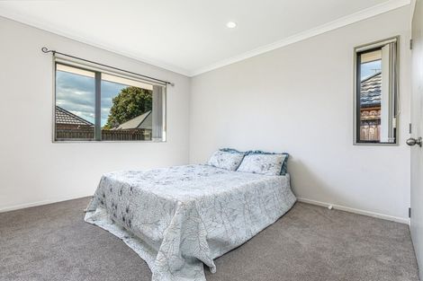 Photo of property in 8 Old Park Place, Takanini, 2112