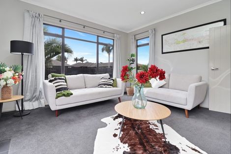 Photo of property in 102 Oriental Parade, Papamoa Beach, Papamoa, 3118