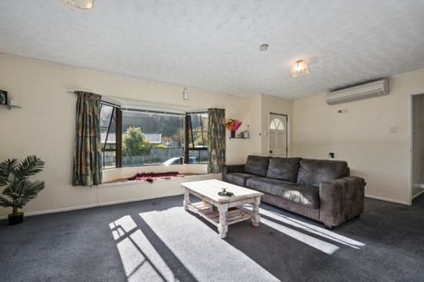Photo of property in 2 Moonstone Grove, Birchville, Upper Hutt, 5018