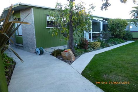 Photo of property in 32 Malta Crescent, South New Brighton, Christchurch, 8062