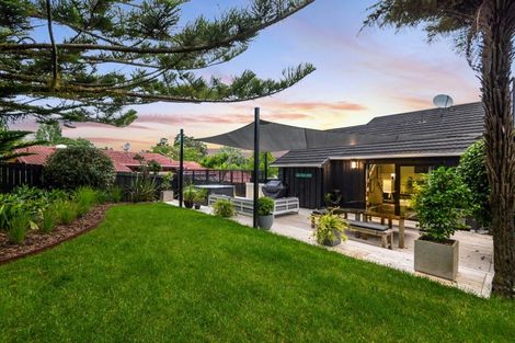 Photo of property in 3 Sandiacre Way, Browns Bay, Auckland, 0630