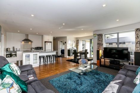 Photo of property in 15a Frederick Place, Whalers Gate, New Plymouth, 4310