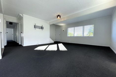 Photo of property in 15 Dalwhinnie Parade, Highland Park, Auckland, 2010
