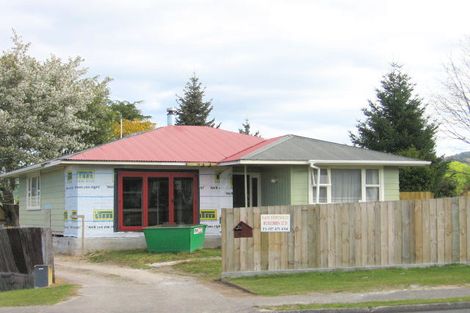 Photo of property in 6 Homedale Street, Pukehangi, Rotorua, 3015
