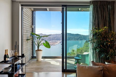 Photo of property in 34 Lookout Road, Roseneath, Wellington, 6021