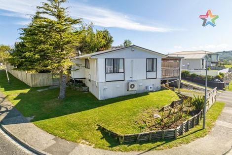 Photo of property in 1 Mcmanaway Grove, Stokes Valley, Lower Hutt, 5019