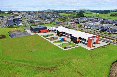 Photo of property in 6 Manaakitia Road, Karaka, 2124