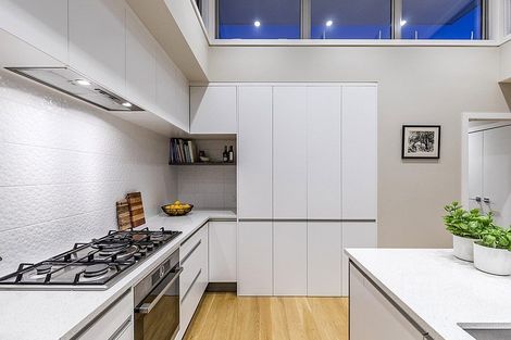 Photo of property in 2/49 Seaview Road, Castor Bay, Auckland, 0620