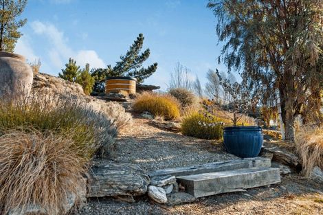 Photo of property in 10 Old Golf Course Road, Bridge Hill, Alexandra, 9320