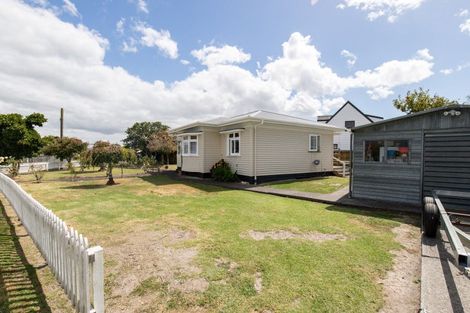 Photo of property in 11 Darlington Street, Ngatea, 3503