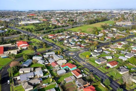 Photo of property in 74 Bader Drive, Mangere, Auckland, 2022
