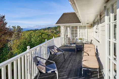 Photo of property in 1 Ecclesfield Grove, Silverstream, Upper Hutt, 5019