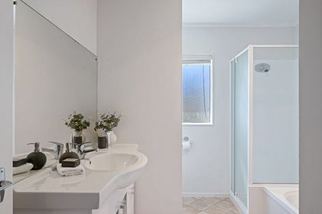 Photo of property in 26 Gentian Street, Timberlea, Upper Hutt, 5018