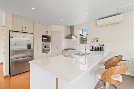 Photo of property in 180 Brooklands Road, Vogeltown, New Plymouth, 4310